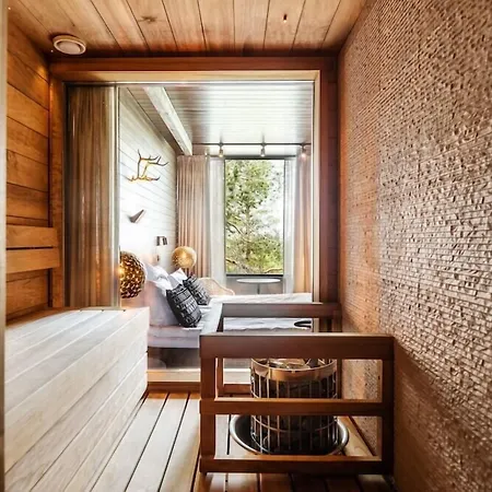 لابلاند سكاي أوناسفارا 4*